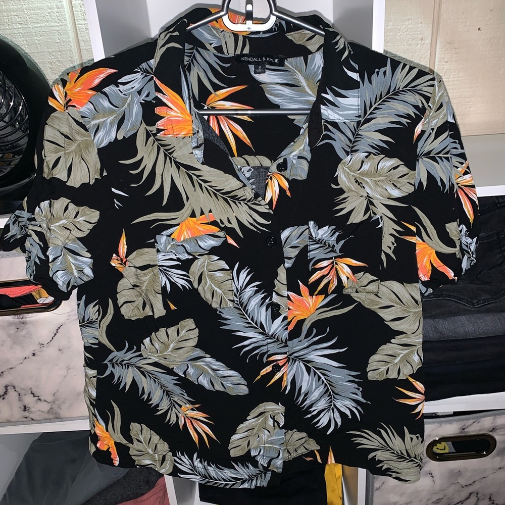 short sleeved hawaiian shirt